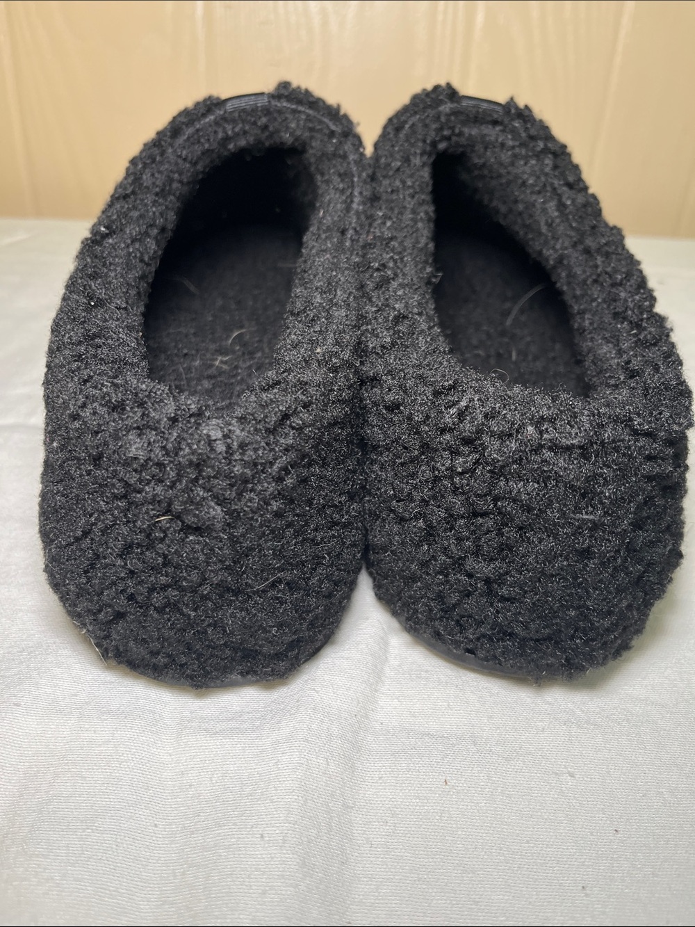 Bombas Black Sherpa Slip-On Comfort Loafers - Picture 11 of 12